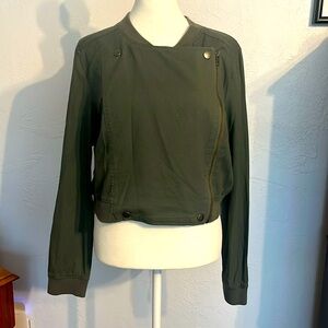 Frenchi cropped long sleeve light jacket/top sz L
